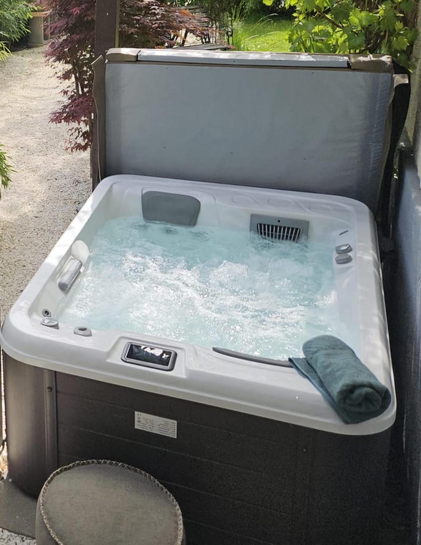Premium Apartment Mit Privatem Whirlpool, Sauna, Garten Sankt Martin am Grimming Esterno foto
